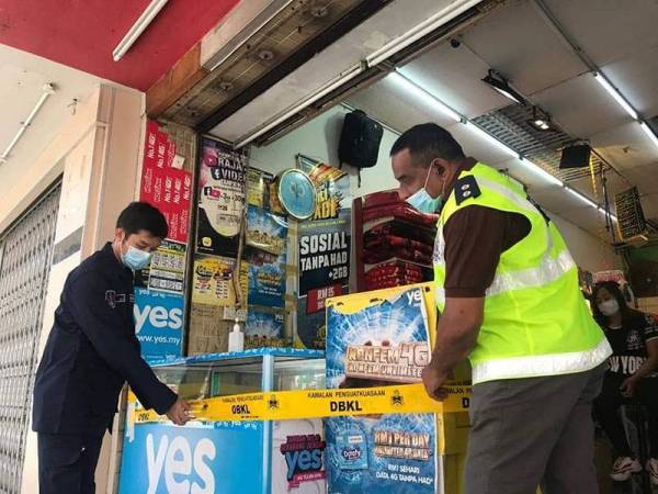 Sebuah kedai telekomunikasi dikendalikan warga asing ditutup dalam pemeriksaan dijalankan penguatkuasa DBKL hari ini.