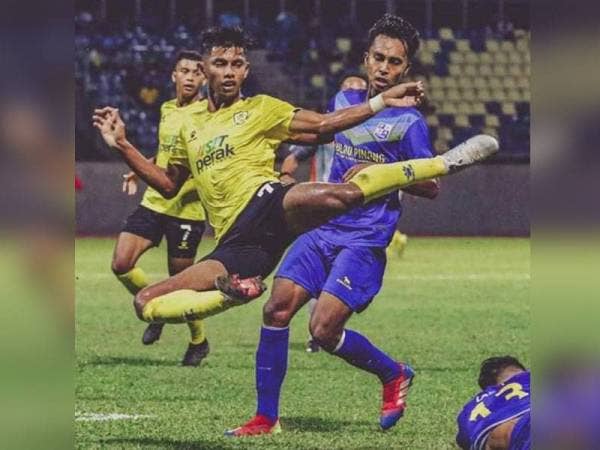 Aksi menarik daripada pemain Perak II pada aksi berdepan Pulau Pinang sebelum ini. - Foto Perak TBG