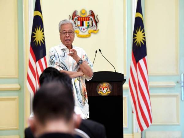 Ismail Sabri Yaakob pada sidang media harian Perintah Kawalan Pergerakan (PKP) di Perdana Putra hari ini. - Foto Bernama