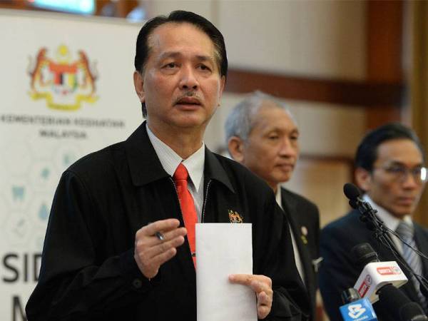 Dr Noor Hisham bercakap pada sidang media harian berkaitan jangkitan Covid-19 di Kementerian Kesihatan hari ini. -Foto Bernama