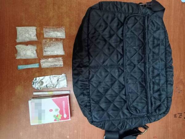 Dadah yang dirampas daripada lelaki berusia 25 tahun di Kampung Lahar Tiang.