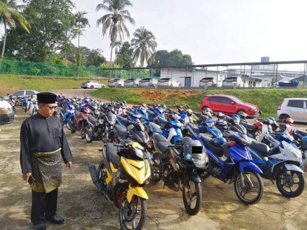 SJR dilakukan selepas menerima laporan 90 remaja berusia 17 hingga 30 tahun menunjukkan aksi dengan menunggang motosikal secara merbahaya di sepanjang jalan berkenaan.