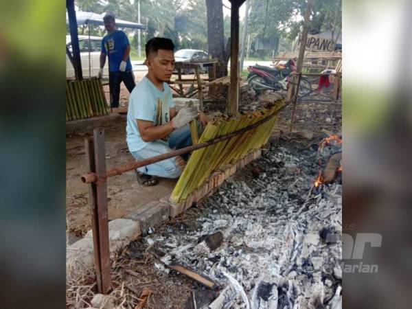 Lemang Sarawak diusahakan Mohamad Azrul Nizam dan keluarganya mempunyai keenakan rasa yang tersendiri.