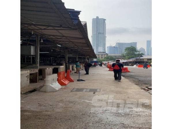 DBKL menjalankan kerja pembersihan dan tambah baik sebelum Pasar Raja Bot dibenarkan beroperasi esok.
