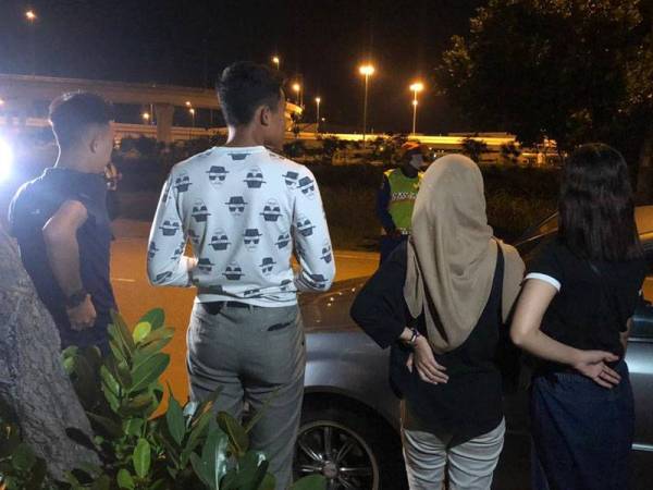 Pasangan kekasih antara yang dikompaun.