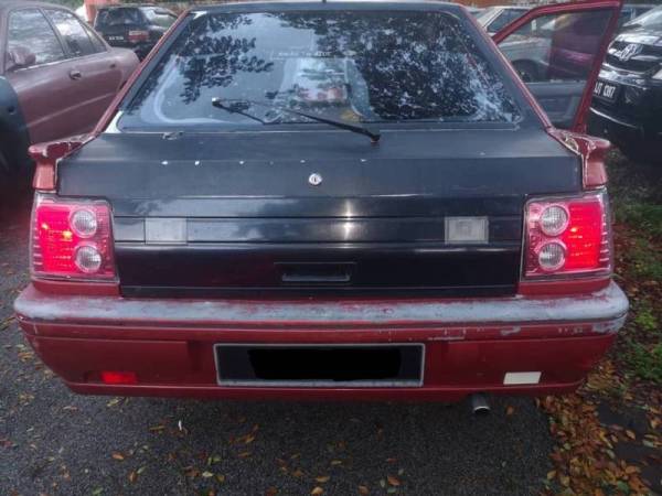 Sebuah kereta Proton Saga dirampas dalam beberapa siri serbuan PATI di kawasan Felda di Kota Tinggi dan Pontian, Johor menerusi operasi dari 19 Mei hingga semalam melibatkan polis dan ATM Johor.