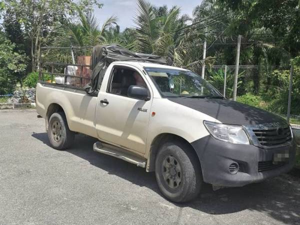 Kenderaan yang ditahan dalam satu sekatan jalan raya di Kuala Kangsar.