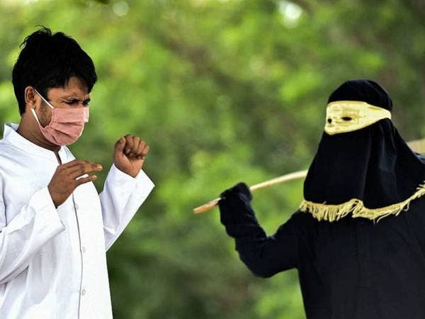 Seorang lelaki dihukum sebat 100 kali sebelum dia tumbang kerana berzina di Jantho, Aceh. - Gambar AFP