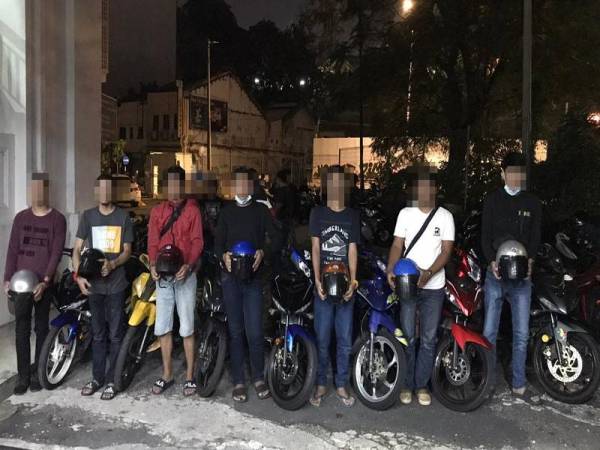Tujuh lelaki ditahan dalam Op Samseng Jalanan di Lebuhraya Duke, awal pagi tadi.