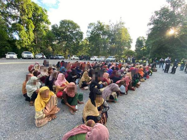 Seramai 269 orang pendatang asing tanpa izin (PATI) etnik Rohingya yang mendarat di Langkawi ditahan di Kem Bina Negara Wawasan Langkawi untuk sementara waktu.