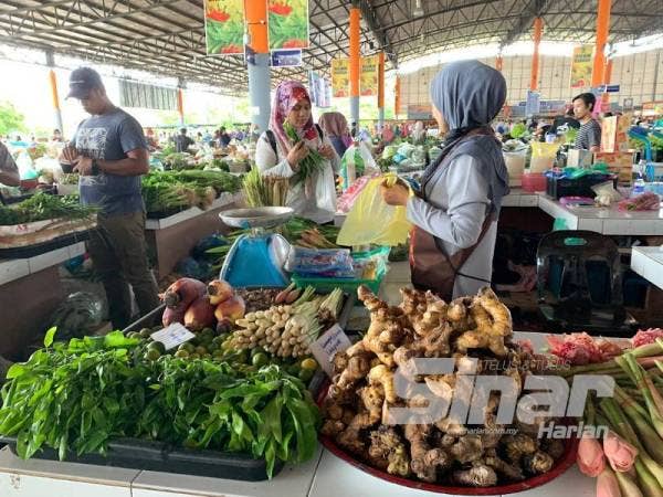 Aktiviti penjualan masih seperti biasa walaupun perlu mengikut prosedur operasi standard (SOP) yang ditetapkan.