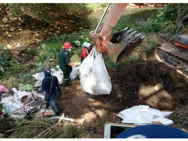 Kerja-kerja pembersihan di lokasi dipantau oleh JAS.