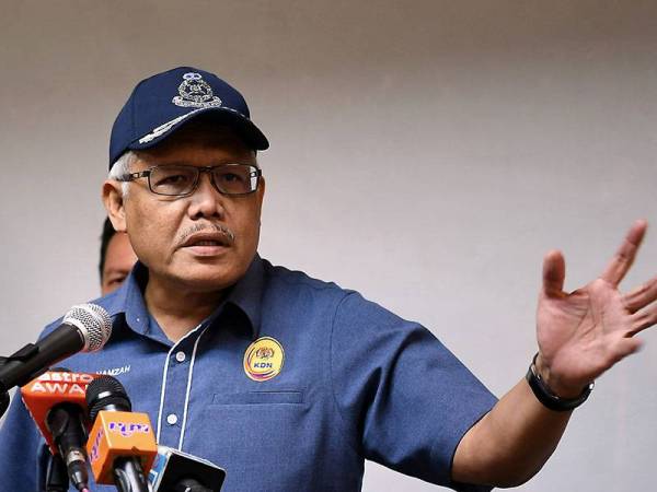 Hamzah pada sidang akhbar selepas mengadakan lawatan ke Pusat Tahanan Sementara Kota Kinabalu hari ini. - BERNAMA