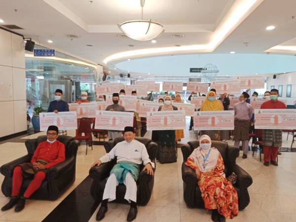 Sebanyak 30 Rumah Perlindungan dan Pemulihan Riqab di bawah kelolaan MAIS menerima sumbangan berjumlah keseluruhan sebanyak RM150,000 hari ini.