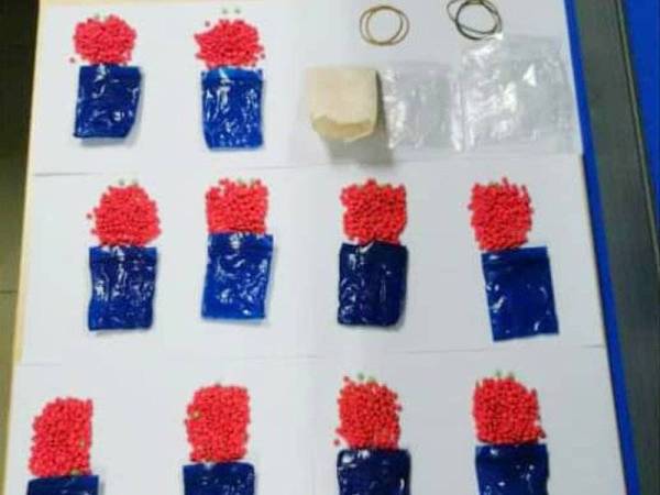 Sebanyak 2,000 biji pil yaba bernilai RM30,000 berjaya dirampas oleh polis selepas menahan seorang buruh di tepi jalan Kampung Senor, Meranti.