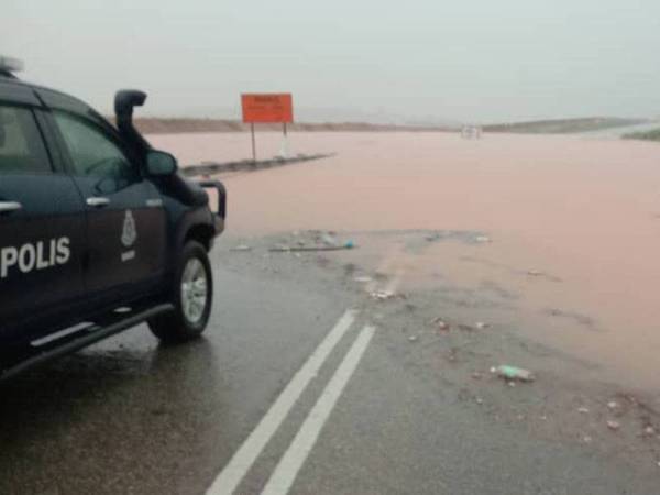 Keadaan jalan yang tidak boleh dilalui oleh semua jenis kenderaan.