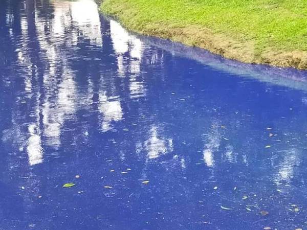 Air di kolam tadahan berkenaan bertukar menjadi warna kebiruan. Foto: Ihsan MPK