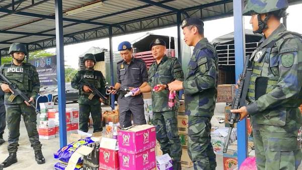 Sebahagian daripada barangan yang berjaya dirampas PGA Batalion 7.