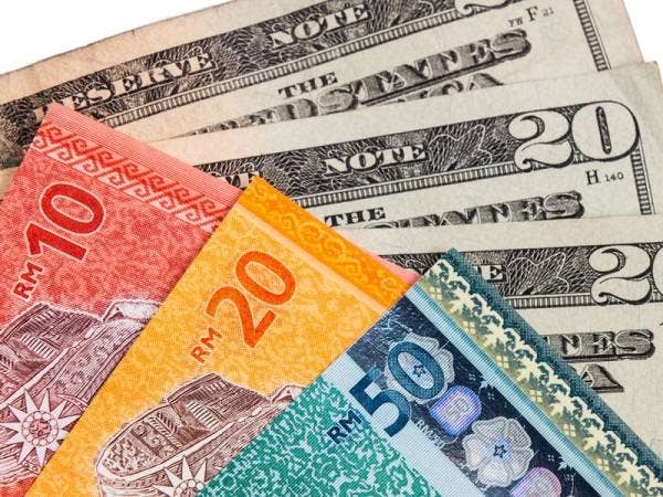 Ringgit disebut harga pada 4.2900/2970 berbanding dolar AS daripada 4.2890/2930 ketika ditutup pada Jumaat lepas. - Foto 123RF