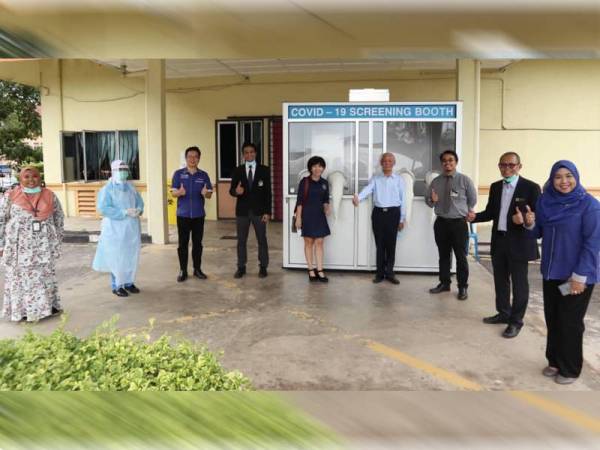 Reruai Saringan Covid-19 untuk kegunaan di Hospital Melaka ini lebih selamat untuk buat saringan.