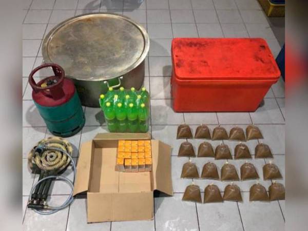 Peralatan memproses bahan terlarang turut dirampas dalam serbuan di Kepala Batas dan Bagan Ajam, Butterworth malam semalam.