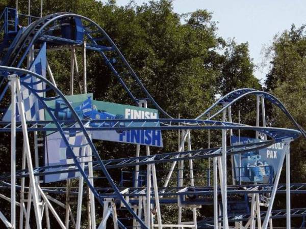Seorang wanita maut selepas terjatuh daripada permainan rollercoaster di sebuah taman tema di Oise, Perancis pada Sabtu.