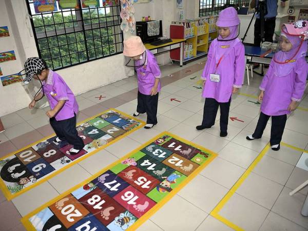 Selari dengan pengumuman kerajaan membenarkan tadika beroperasi, MAIWP memastikan keselamatan dan kebajikan kanak-kanak dengan pelaksanaan prosedur operasi standard (SOP) yang ditetapkan agar penularan COVID-19 dapat dibendung ketika meninjau pelaksanaan SOP kanak-kanak di Tadika Islam MAIWP Sumayyah di Bandar Tasik Permaisuri hari ini.