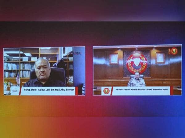 Abdul Latif (kiri) dan Ammar pada sesi Pelancaran Kedah Produktif di Wisma Darul Aman, Alor Setar semalam yang disiarkan menerusi webinar.