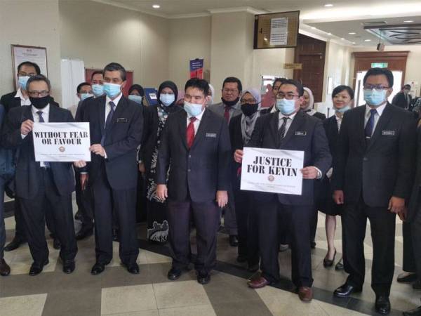 Antara Timbalan Pendakwa Raya yang juga rakan kepada mendiang Kevin Morais yang hadir memberi sokongan kes berkenaan di mahkamah hari ini.
