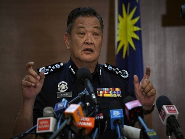 Abdul Hamid ketika sidang media sebentar tadi mengesahkan kehadiran kumpulan berkenaan untuk diambil keterangan. Foto: Bernama