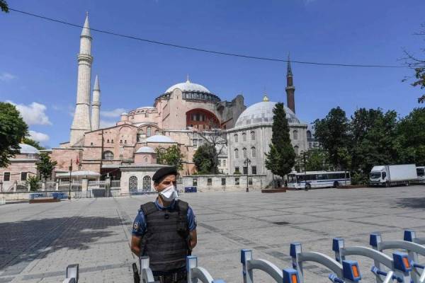 Muzium Hagia Sophia akan dijadikan sebuah masjid selepas dijadikan muzium sejak tahun 1934.
