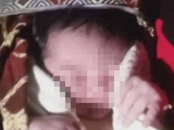 Seorang bayi yang ditemui di dalam tong sampah di Pasar Kampung Teluk Ketapang, Kuala Nerus malam tadi.