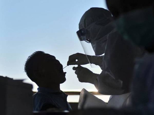 Malaysia telah menjalankan 1,577,417 ujian RT-PCR dan RTK-Antigen sehingga 16 Julai lalu. - Foto Bernama