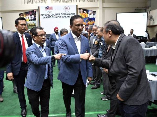 Reezal Merican (tengah) hadir merasmikan Mesyuarat Majlis Eksekutif Majlis Olimpik Malaysia (MOM) ke-193 di Wisma MOM di Kuala Lumpur hari ini. Foto: Bernama