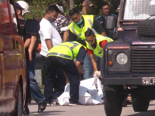 Mayat mangsa dihantar ke Hospital Seberang Jaya untuk bedah siasat.