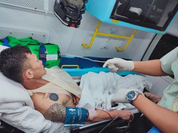 Mangsa dilaporkan berada dalam keadaan kritikal.