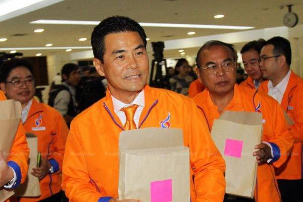 Menteri di Pejabat Perdana Menteri Thailand, Tewan Liptapanlop.