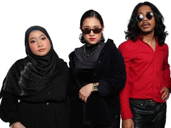 Nor Azwa (kiri) berkolaboratif dengan Hazama dan Genervie untuk menghasilkan Mage.