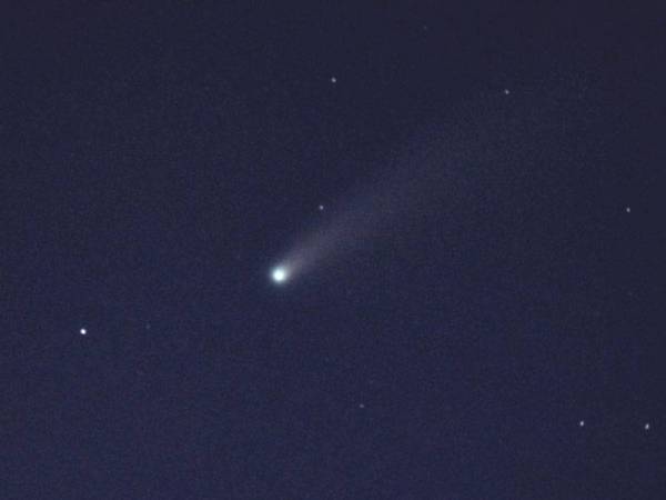 Komet Neowise yang dirakam Dr Baharrudin.