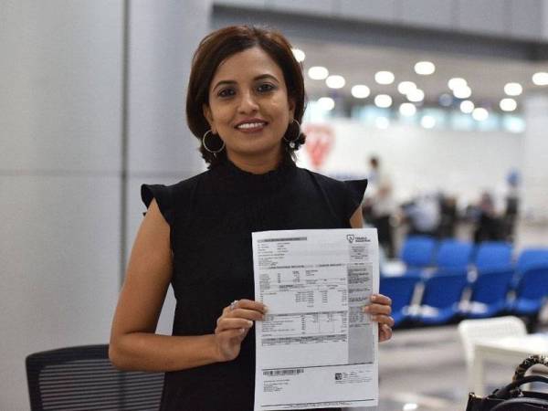 Saraswathy gembira contoh penyata dilihatnya mampu memberi penjelasan mengenai caj elektrik yang mudah difahami.