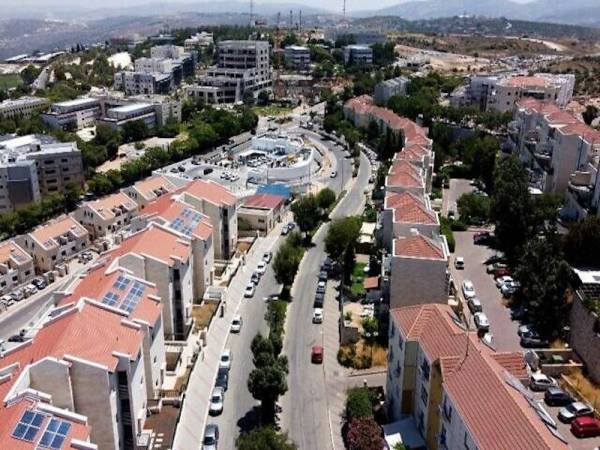 Gambar fail menunjuklan penempatan haram Yahudi pada 1 Julai 2020. - Foto AFP