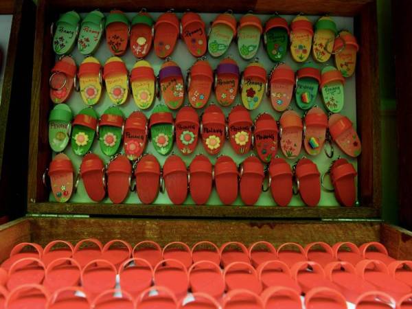 Terompah merupakan pengalas kaki yang diperbuat daripada kayu dan digunakan seharian oleh masyarakat pada suatu masa dahulu.