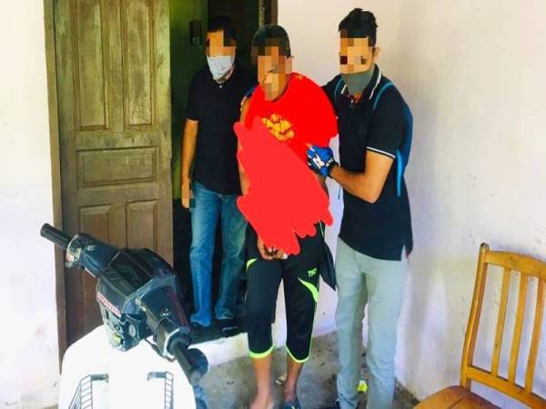 Anggota AADK Pasir Puteh menahan penagih di beberapa lokasi berasingan di Selising.