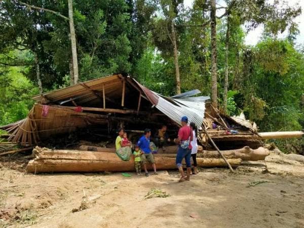 Antara rumah penduduk yang terbabit dalam kejadian tersebut. - Foto ihsan JBPM