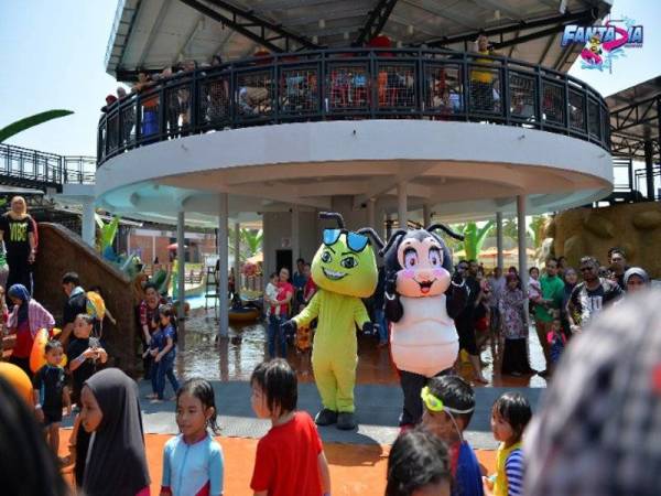 Eemut dan Rara antara maskot yang akan menyambut kedatangan pengunjung di FAP.