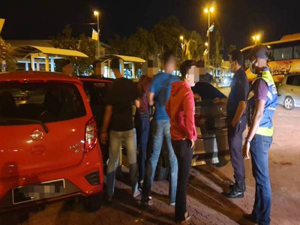 Antara yang dikesan tidak memakai pelitup muka di Hentian Rehat dan Rawat BORR. 