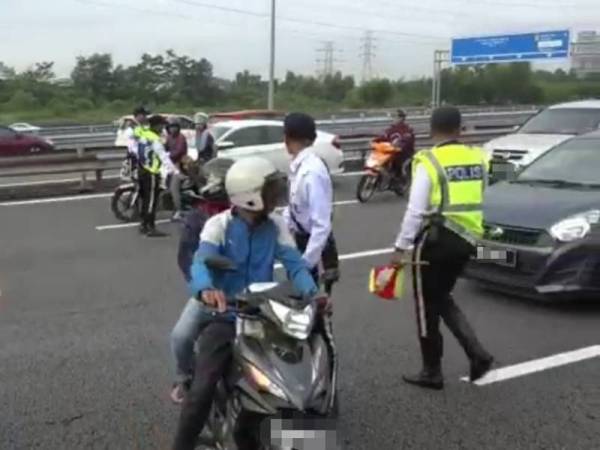 Video yang tular mendakwa operasi JSPT berkenaan tindakan kompaun tidak memakai pelitup muka, sedangkan ia sebenarnya operasi motosikal pada tahun lalu.