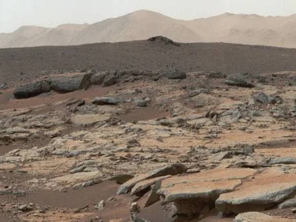 Gambar fail menunjukkan bentuk muka bumi di Marikh. - Foto AFP