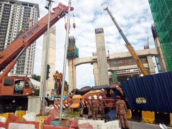 Kren yang terbalik dalam kejadian tersebut.