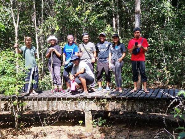 Kemudahan Boardwalk yang terdapat di pusat Konservasi Periuk Kera Air Terjun Sungai Pandan